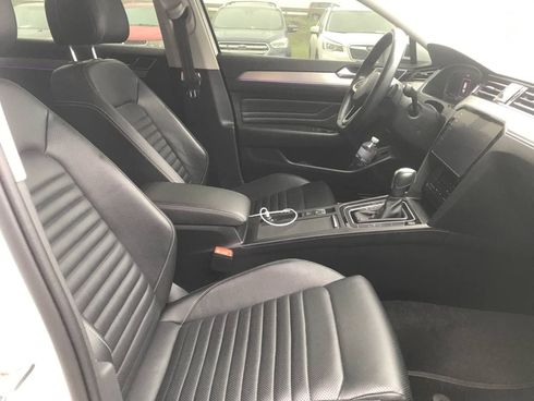 Volkswagen passat b8 2020 белый - фото 13