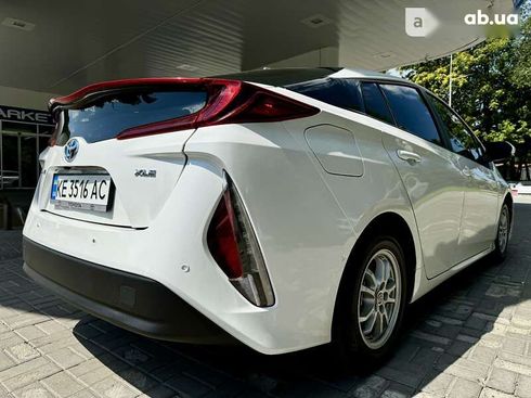 Toyota Prius 2022 - фото 13