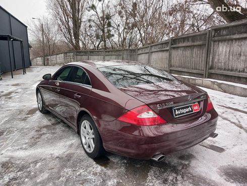 Mercedes-Benz CLS-Класс 2005 красный - фото 7