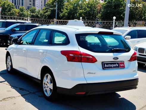 Ford Focus 2016 белый - фото 8