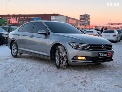 Volkswagen Passat 2016 серый - фото 15
