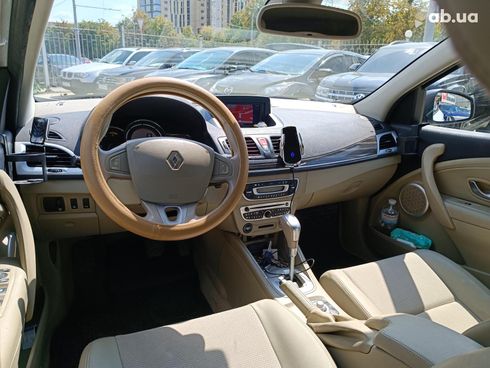 Renault Megane 2010 белый - фото 22