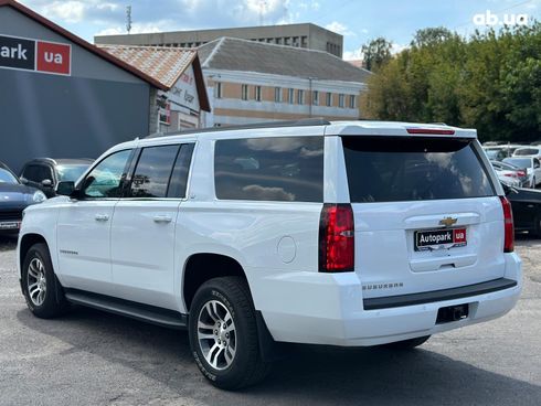 Chevrolet Suburban 2019 белый - фото 12