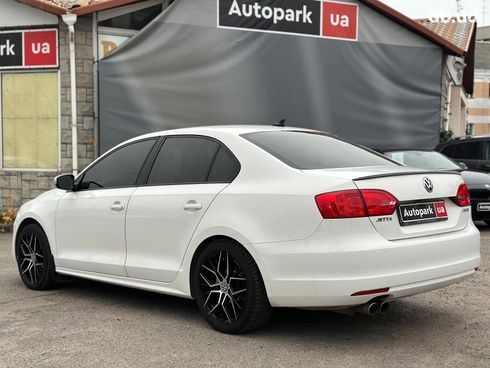 Volkswagen Jetta 2012 белый - фото 6