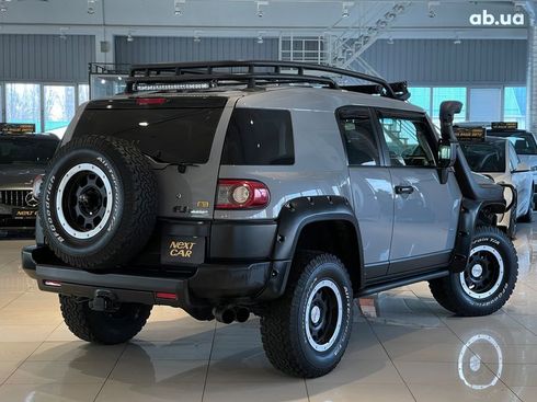 Toyota FJ Cruiser 2013 - фото 6