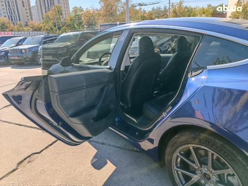 Tesla Model 3 2019 синий - фото 14