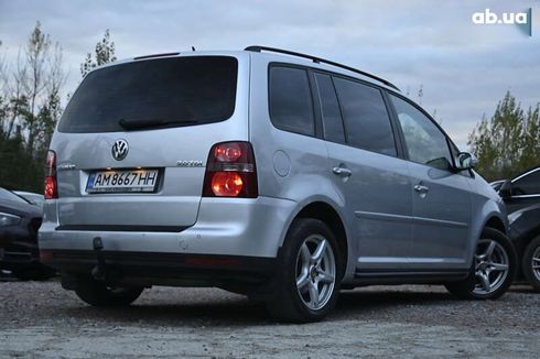 Volkswagen Touran 2009 - фото 16
