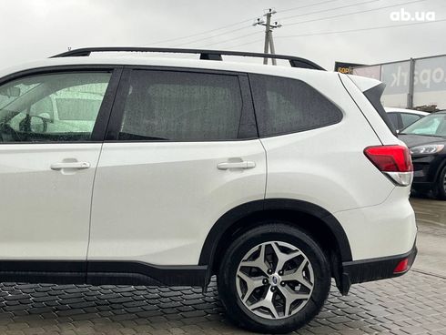 Subaru Forester 2018 белый - фото 32