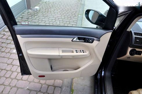 Volkswagen Touran 2012 - фото 25