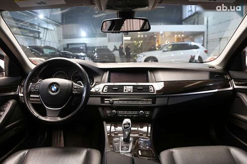 BMW 5 серия 2016 - фото 12