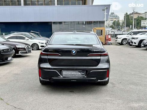 BMW 7 Series iPerformance 2023 - фото 10