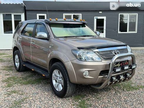 Toyota Fortuner 2006 - фото 3