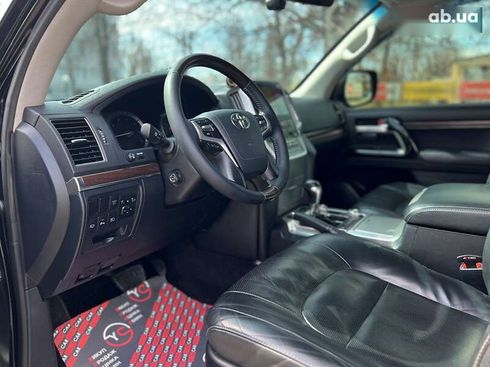 Toyota Land Cruiser 2017 - фото 26