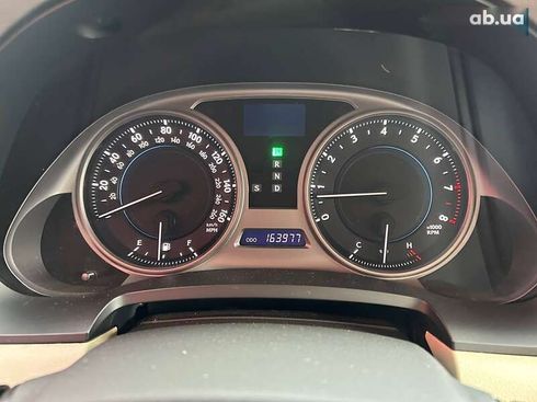 Lexus IS 2010 - фото 25