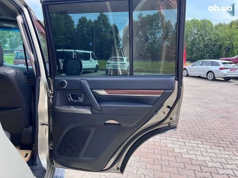 Mitsubishi Pajero 2012 - фото 21