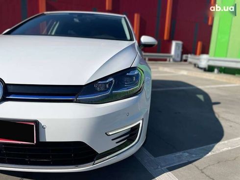 Volkswagen e-Golf 2020 - фото 10