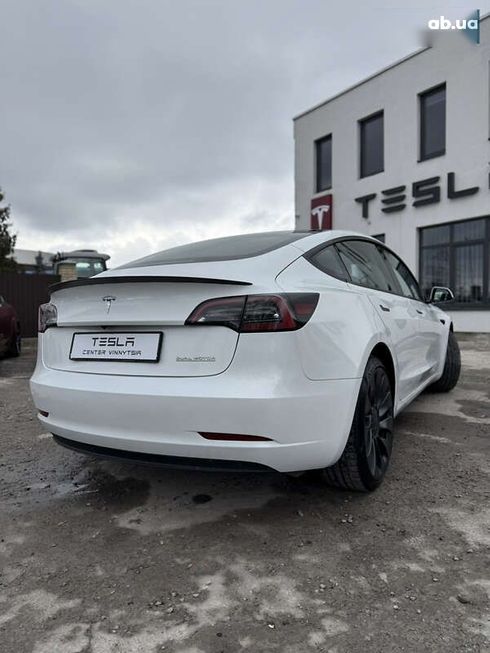 Tesla Model 3 2022 - фото 15
