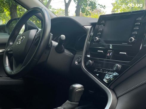 Toyota Camry 2021 синий - фото 26