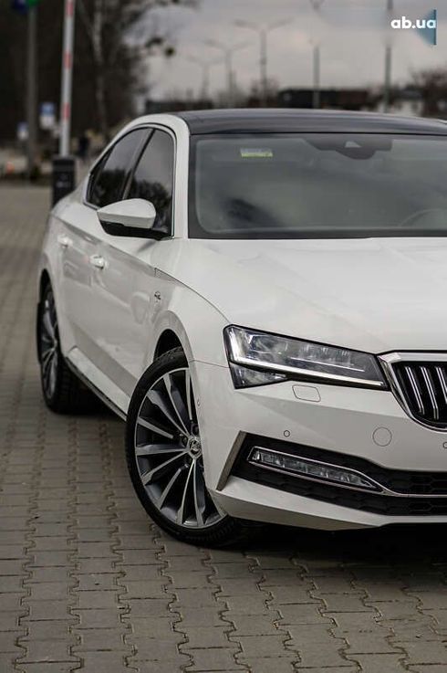 Skoda Superb 2020 - фото 15