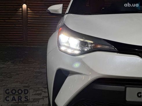 Toyota C-HR 2019 - фото 10