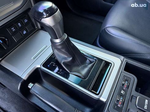 Toyota Land Cruiser Prado 2019 - фото 19