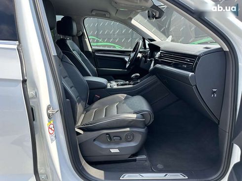 Volkswagen Touareg 2018 - фото 27