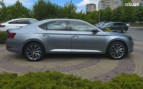 Skoda Superb 2018 - фото 8