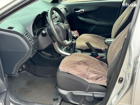 Toyota Corolla 2010 серый - фото 41