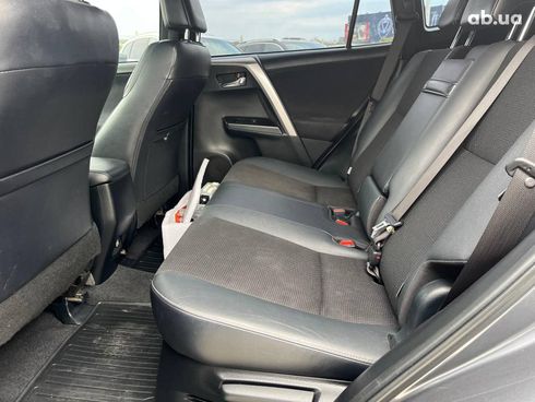 Toyota RAV4 2017 серый - фото 42