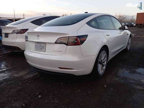 Tesla Model 3 2022 - фото 4