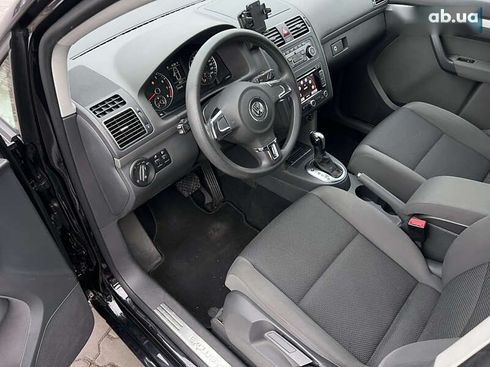 Volkswagen Touran 2011 - фото 16