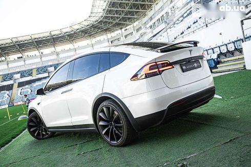 Tesla Model X 2017 - фото 10