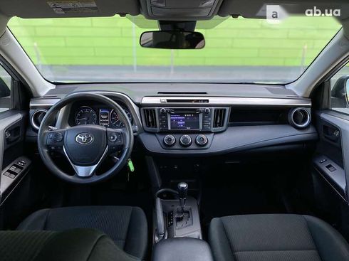 Toyota RAV4 2018 - фото 8