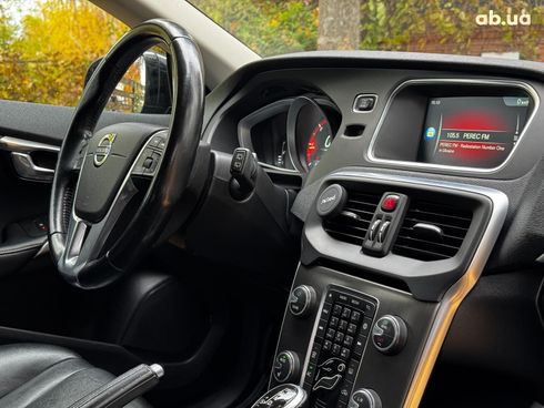 Volvo V40 2015 черный - фото 33