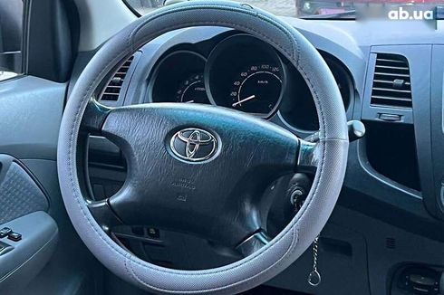 Toyota Hilux 2011 - фото 14