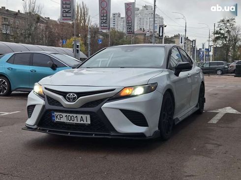 Toyota Camry 2021 - фото 2