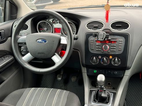 Ford Focus 2010 серый - фото 24