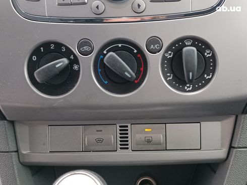 Ford Focus 2009 желтый - фото 27