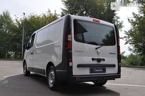 Renault Trafic 2019 - фото 20