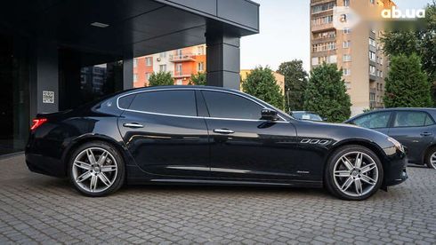 Maserati Quattroporte 2017 - фото 9