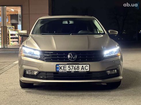 Volkswagen Passat 2015 - фото 16