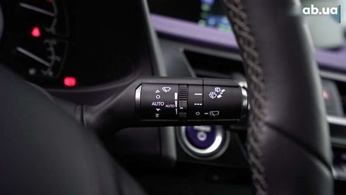 Lexus UX 2021 - фото 20