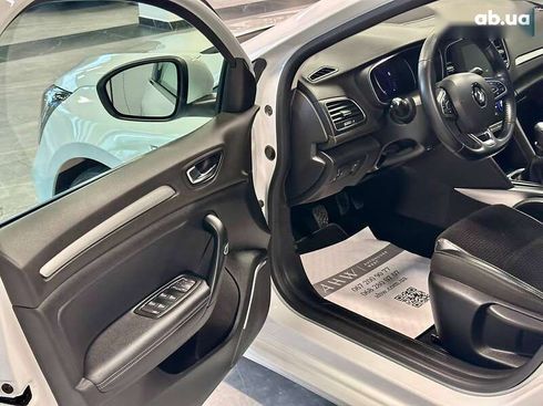 Renault Megane 2018 - фото 17