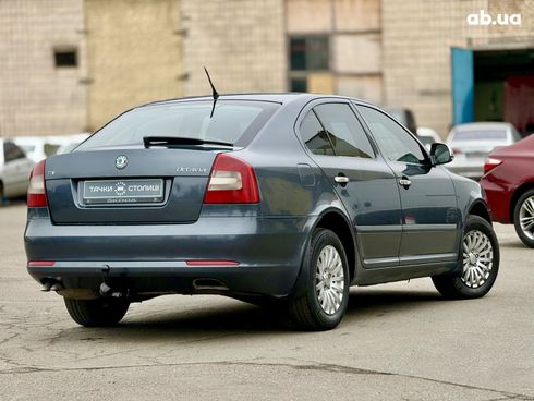 Skoda Octavia 2011 серый - фото 5
