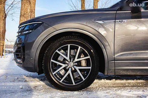 Volkswagen Touareg 2019 - фото 18