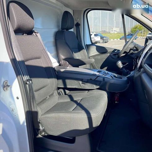 Renault Trafic 2021 - фото 21