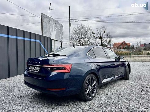 Skoda Superb 2019 - фото 6