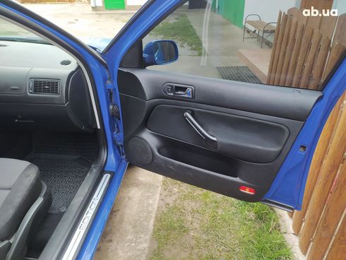 Volkswagen Golf 2001 синий - фото 12
