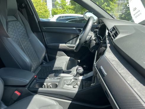 Audi RS Q3 2022 - фото 11