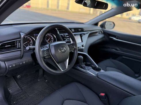 Toyota Camry 2019 - фото 15